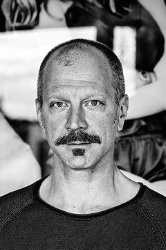 Simon Hatzl as Dr. Bernhard Gapp