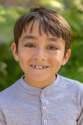 Aaron Bradshaw as Thomas