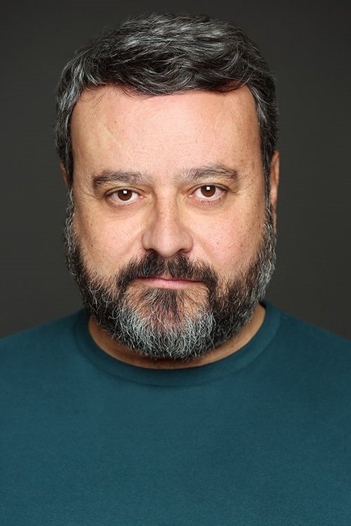 Javier Perdiguero as 'Cacho Carne'