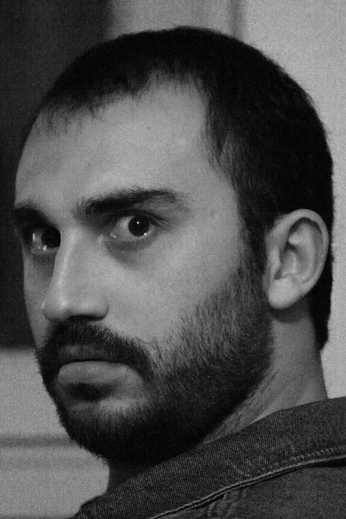 Enes Furkan Yazan as Man, Man II (Photographer), Reflection