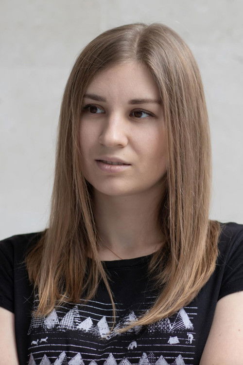 Alona Ilinska as Ukrainian Refugee