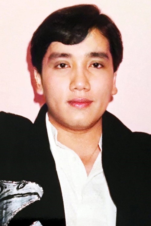 Elvis Phương as Self