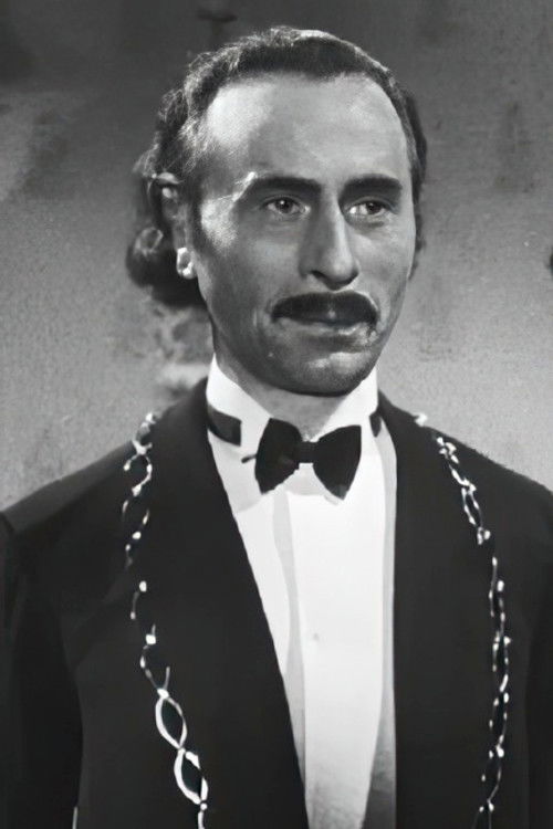 Etienne Decroux as Himself / Narrator (voice)