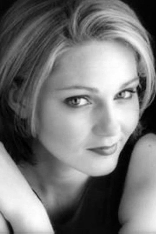 Jamie Donahue as Flo