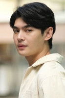 Aarch Tachit Promarak as Sky [Ram's friend]