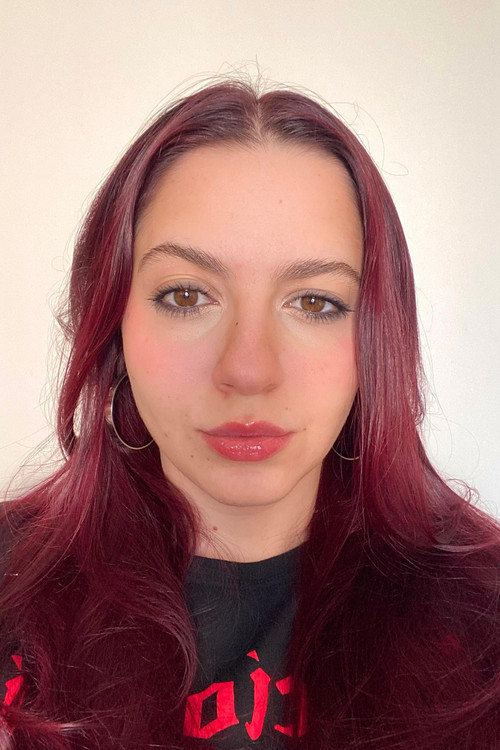 Isabella Karam as Amélia (Menina Comédia)