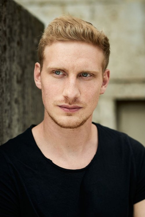 Michael Edlinger as Peter Lassmann