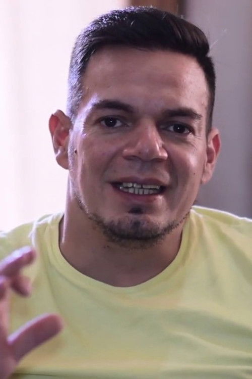 Aníbal Ortíz as Paraguayan Men