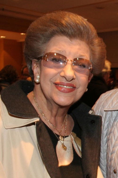 Alda Pinto as Tia Nonô