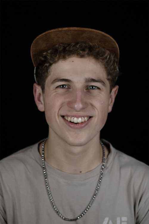 Jacoby Lundgren as Gustaf