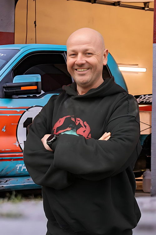 Grzegorz Duda as Prowadzący