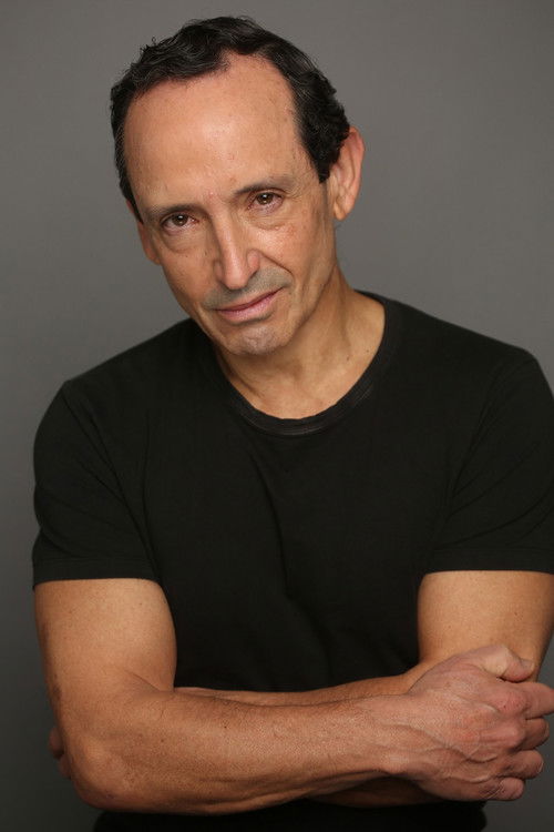 Raúl Sáez as Padre