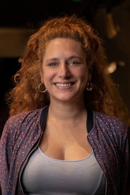 Gisela Ponce de León as Isabel "Chabela" Vilar (young)