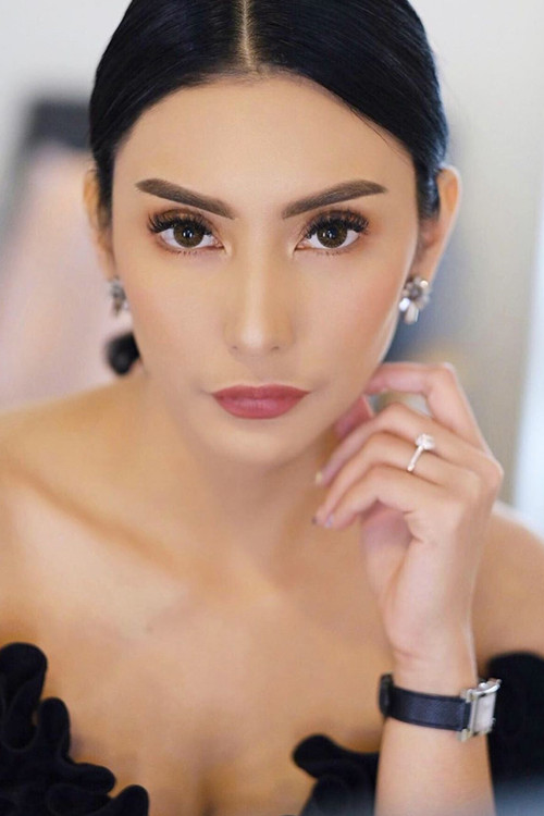 Tyas Mirasih as Sofie