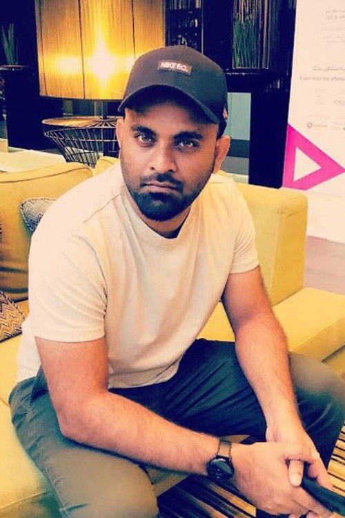 Andrew Pulle as Gangster