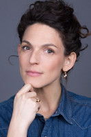 Noga D'Angeli as Viki