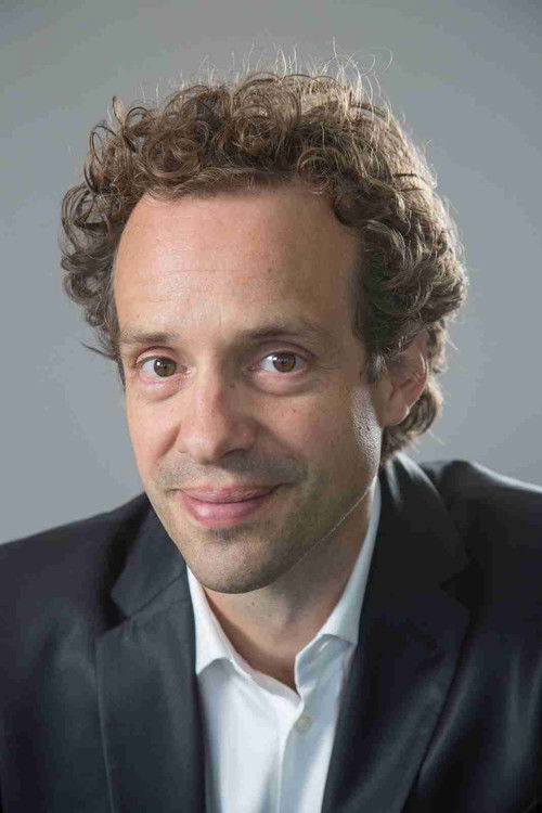 Abel Nienhuis as Pit