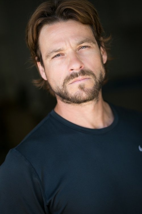 Domonkos Párdányi as Hassansin Double-Bladed Sword