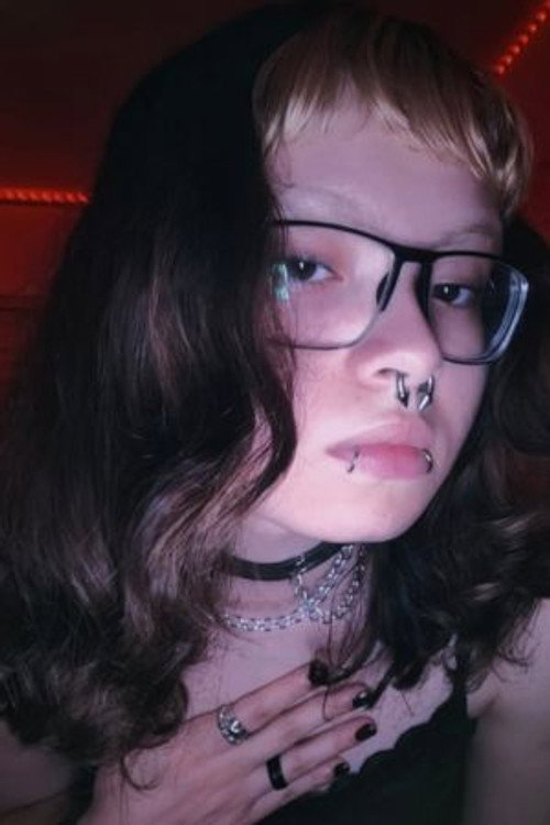 Verenna Cortegoso as Ágata Shirley