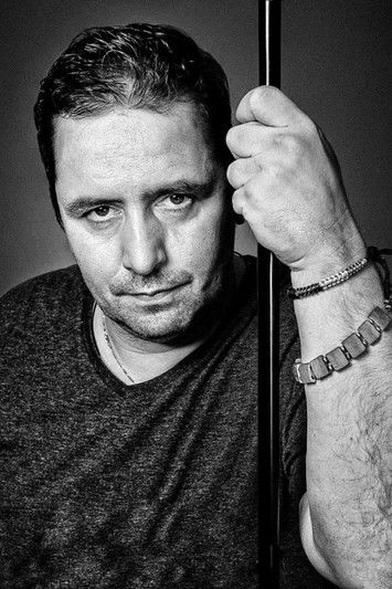 Vladimir Zolotar as Стреляющий