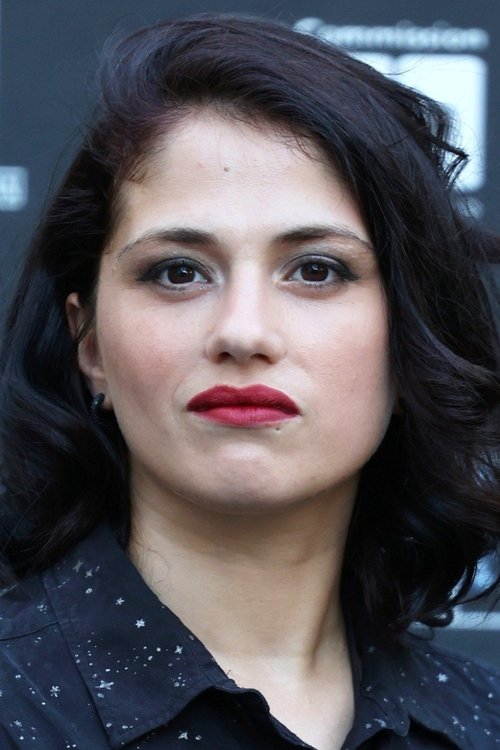 Daphne Scoccia as Daphne Bonori