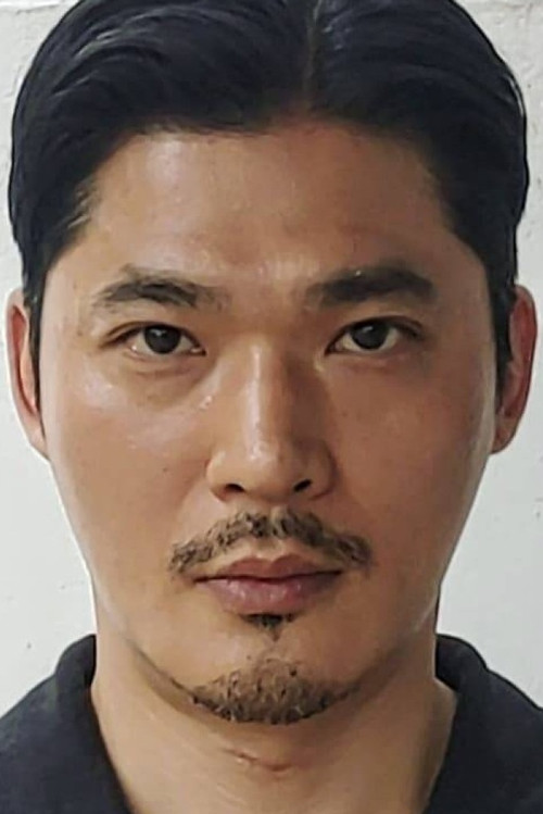 Jung Je-woo as Gypsy Party Friend