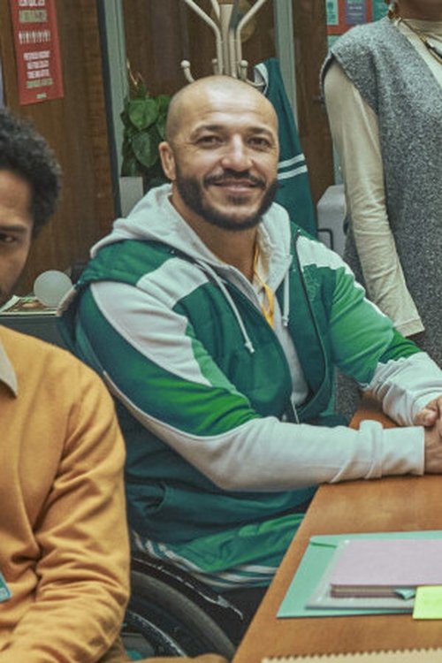 Cássio Dutra as Professor Gentil