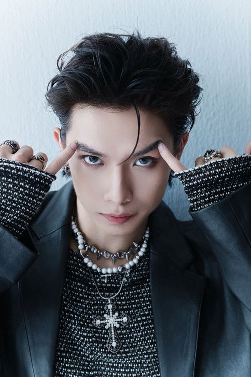 Cường Bạch as Self - Contestant