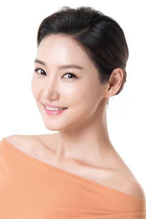 Oh Si-eun as Woman Working in High Class Room Salon