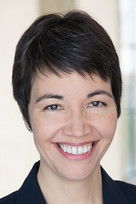 Elizabeth Liang as Beachnik Chick