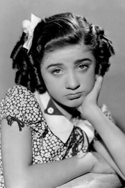 Edith Fellows as Girls Scared of Elephant