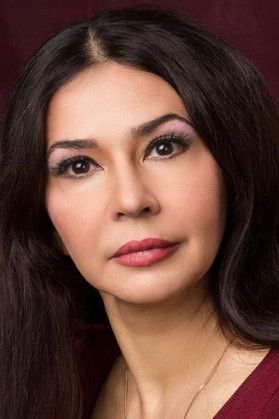 Olga Zhemchuzhnaya as цыганка в автобусе