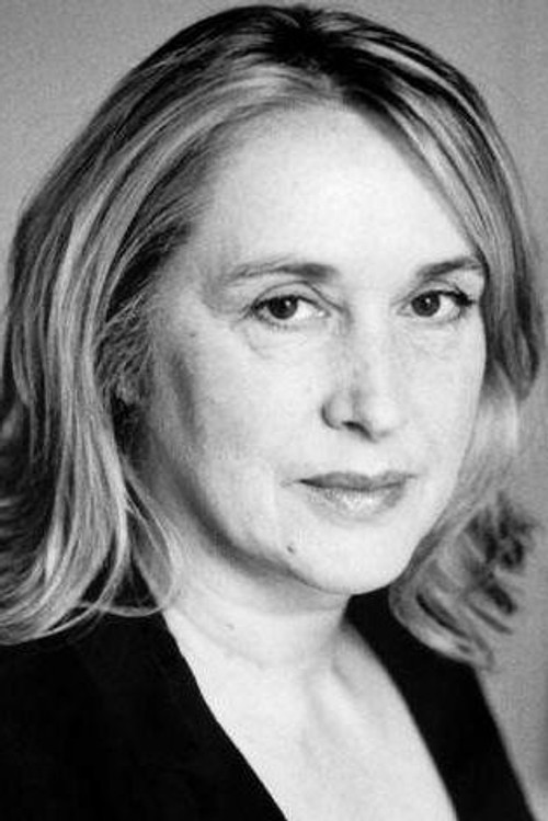 Anne Kreis as Hélène