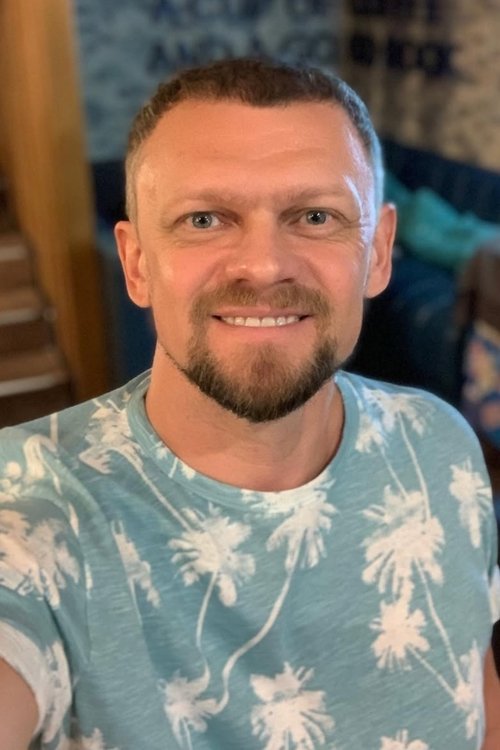 Garik Bircha as Андрей Викторович