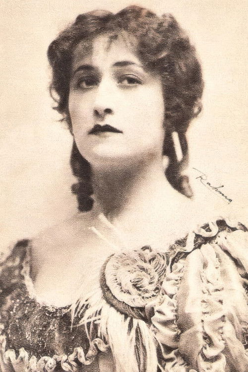 Andrée Lionel as Mme Chenavat
