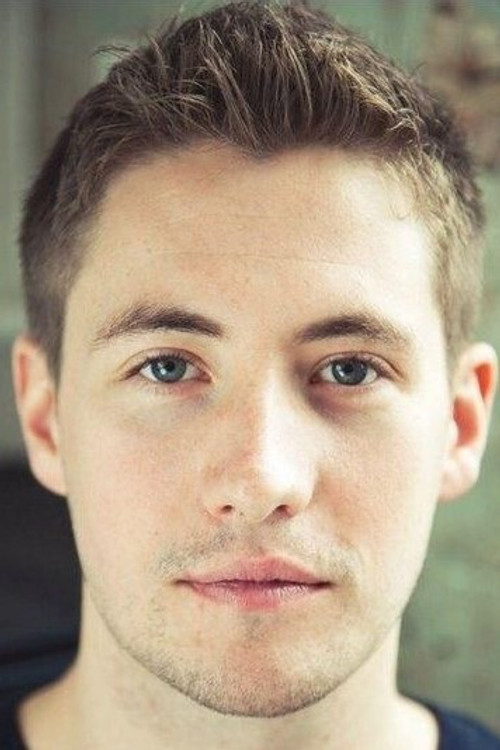 Shaun Blaney as Bob Cratchit