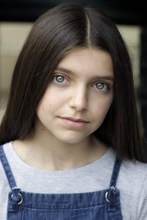 Mollie Cowen as Casey