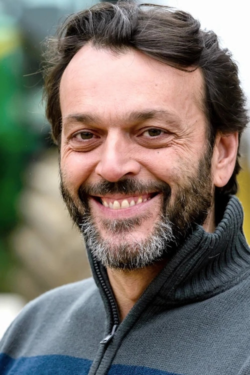 George Grisbi as Bastien's father