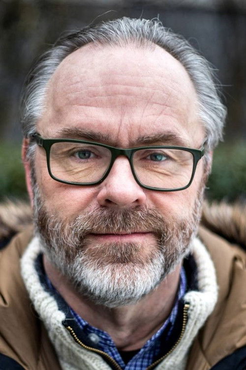 Arne Berggren as Lars