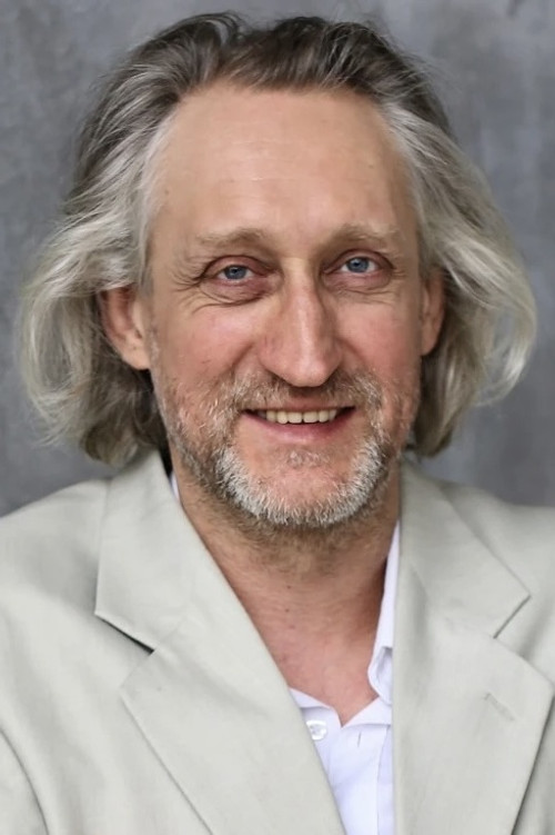 Aleksandr Ronis as Andrey