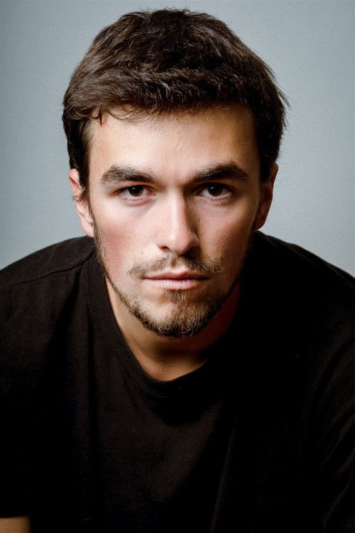 Loïs Vial as Clément Loiseau