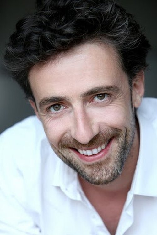 Jérémy Bardeau as Carson (voice)