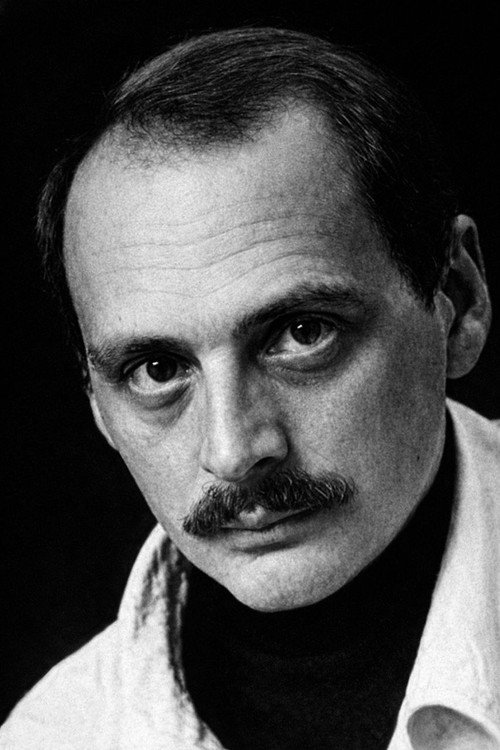 Oleg Bychkov as Михаил