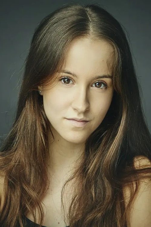 Elisa Hipólito as Cecilia