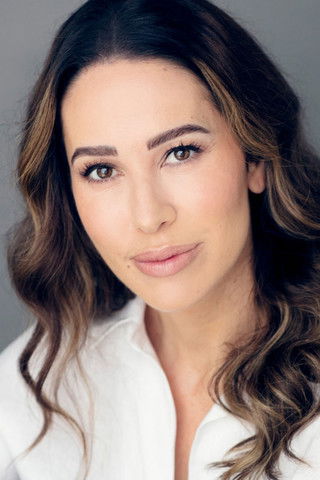 Ayse Hay as Hunter Thompson