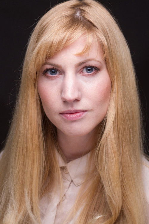 Lenka Olšanová as Lady in Waiting