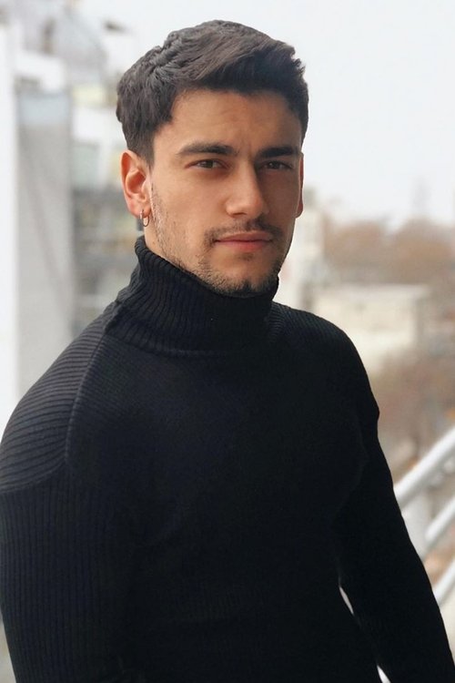 Agustín Bernasconi as Gastón Perida