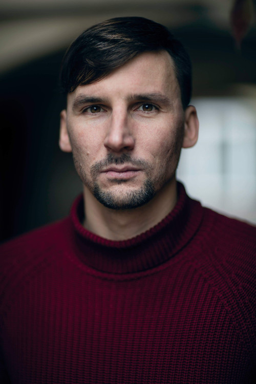 Valentinas Krulikovskis as Dariušas