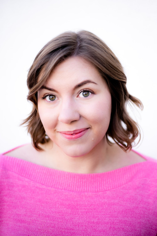 Kahlie Metz as Grocery Store Worker