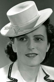 Beatrice Bonnesen as Julia Kørner